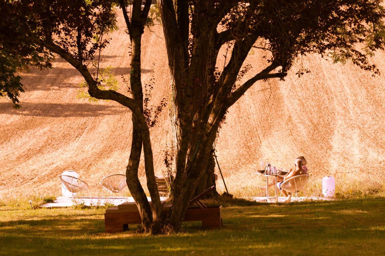 La Guirtelle Bed & Breakfast Lainsecq Bagian luar foto